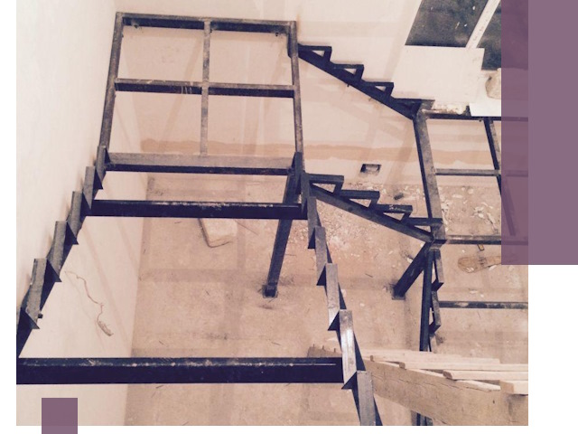 Монтаж лестниц на металлокаркасе в Новороссийске быстро и качественно