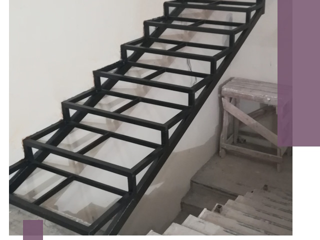 Демонтаж лестниц на металлокаркасе в Новороссийске: быстрый вывоз и разбор