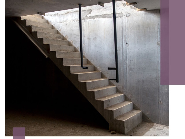 Изготовление и монтаж лестниц в подвале в Новороссийске