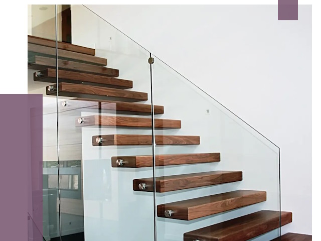 Стеклянные перила для лестницы в Новороссийске от 14802 руб.