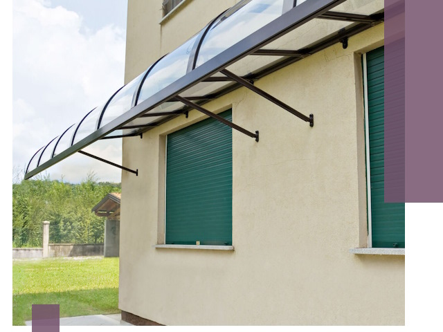 Козырьки над окнами в Новороссийске — изготовление и монтаж по выгоде