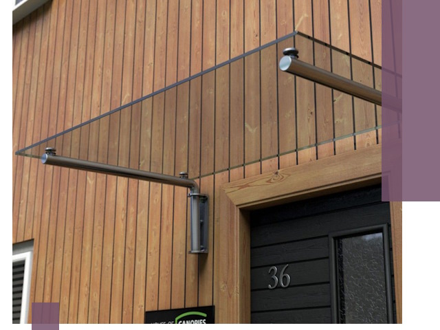 Стеклянные козырьки на входы и фасады в Новороссийске