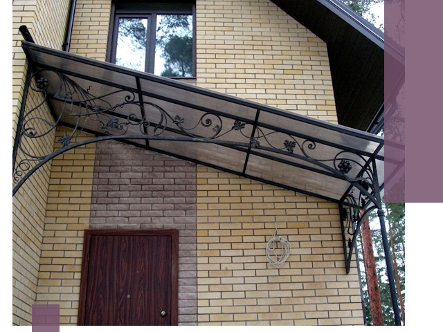 Односкатные козырьки из металла под ключ в Новороссийске