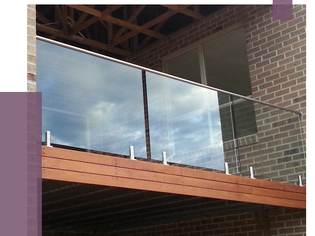 Стеклянные парапеты на крыше и террасе в Новороссийске от 11484 руб. | ПРОЛЁТ-Нвр